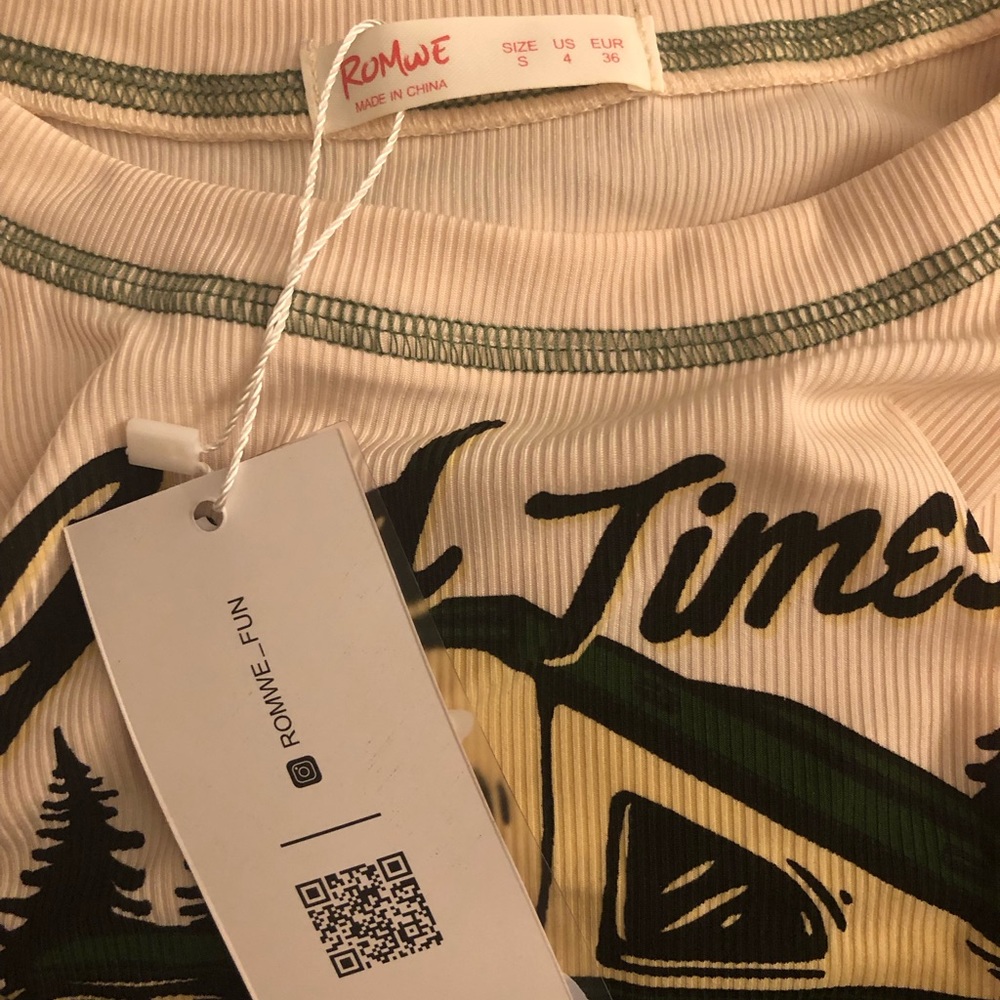 Comfy Graphic Tank - Picture 5 of 5